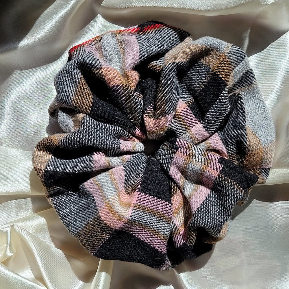2 for 25! Giant scrunchies!